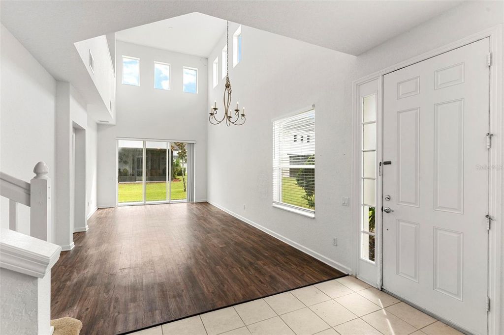 Image 4 of property listing at 1142 SHALLCROSS AVENUE, Orlando, FL 32828