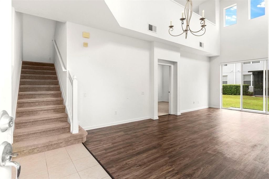 Image 5 of property listing at 1142 SHALLCROSS AVENUE, Orlando, FL 32828