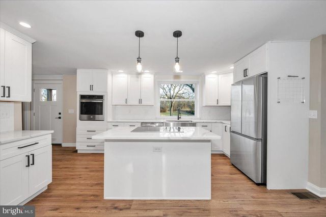 11012 ARNOLD LN, Williamsport, MD 21795