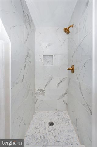 11012 ARNOLD LN, Williamsport, MD 21795