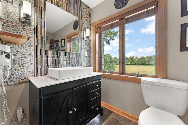 10792 N 600 E, Demotte, IN 46310