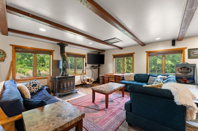 10792 N 600 E, Demotte, IN 46310
