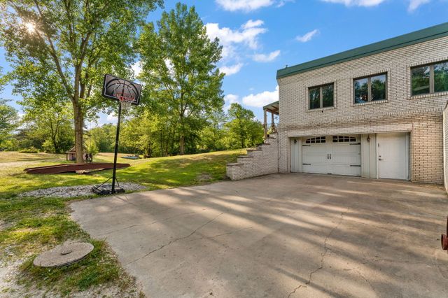10792 N 600 E, Demotte, IN 46310