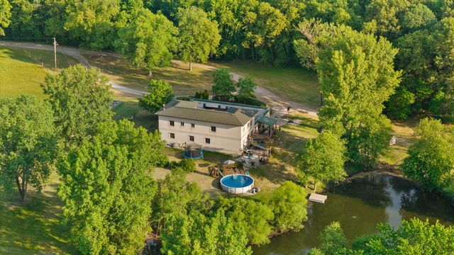 10792 N 600 E, Demotte, IN 46310