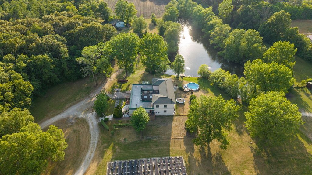 10792 N 600 E, Demotte, IN 46310