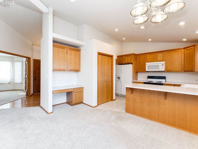 255 TAURUS St, Molalla, OR 97038
