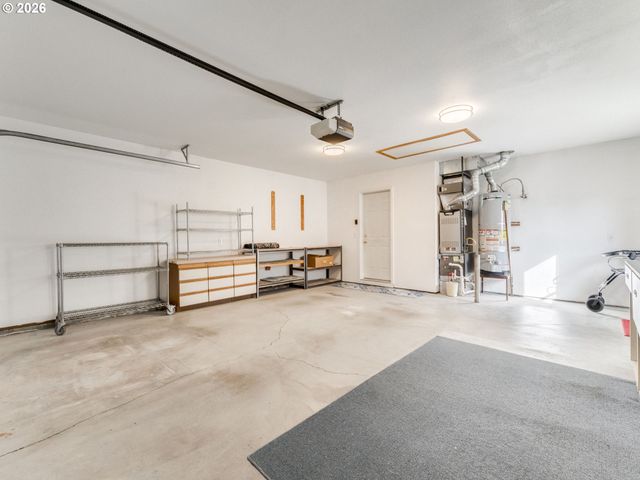 255 TAURUS St, Molalla, OR 97038
