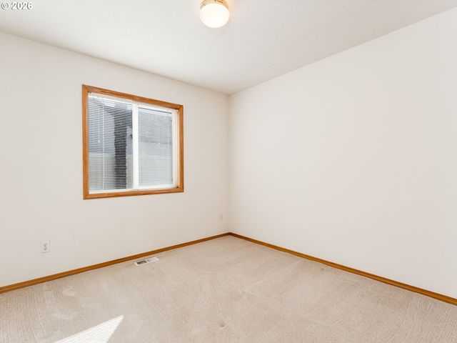 255 TAURUS St, Molalla, OR 97038