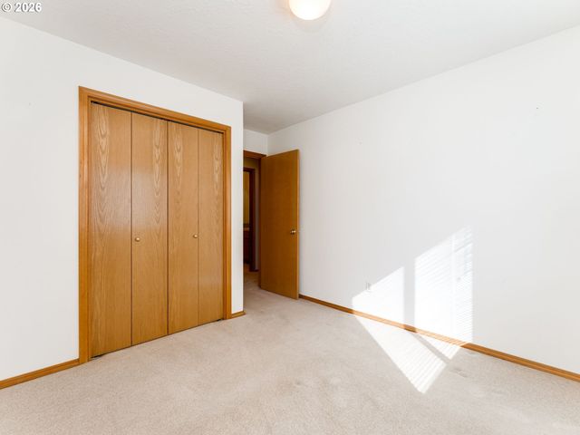 255 TAURUS St, Molalla, OR 97038