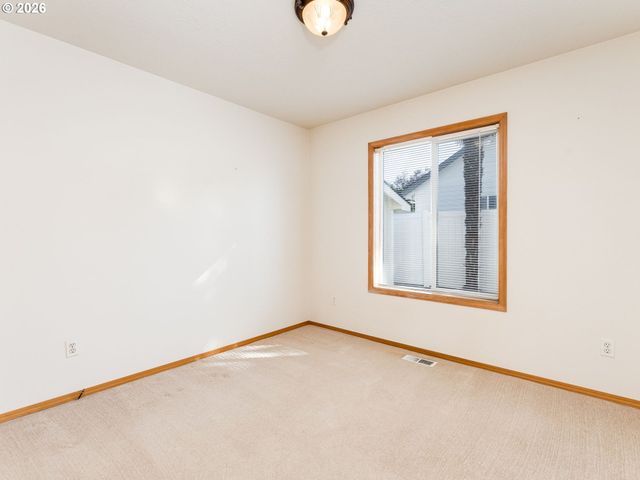 255 TAURUS St, Molalla, OR 97038