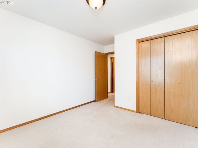 255 TAURUS St, Molalla, OR 97038