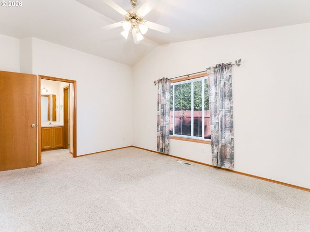 255 TAURUS St, Molalla, OR 97038