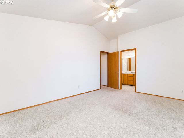 255 TAURUS St, Molalla, OR 97038