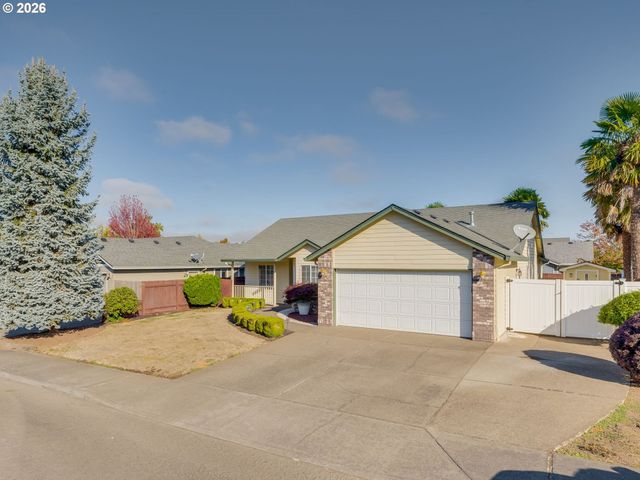 255 TAURUS St, Molalla, OR 97038