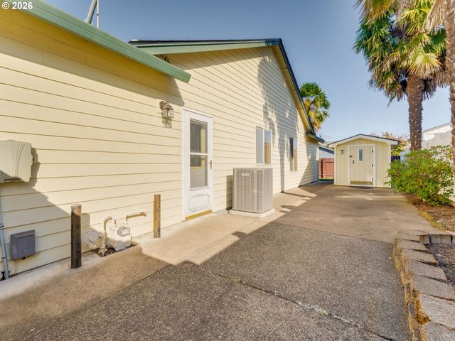 255 TAURUS St, Molalla, OR 97038