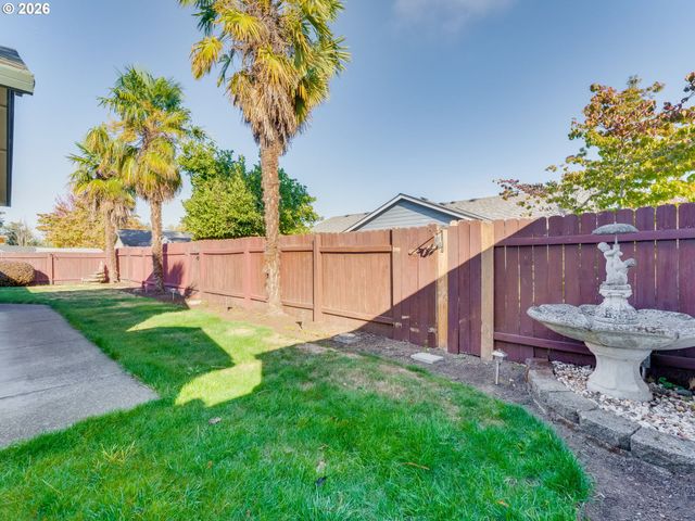 255 TAURUS St, Molalla, OR 97038