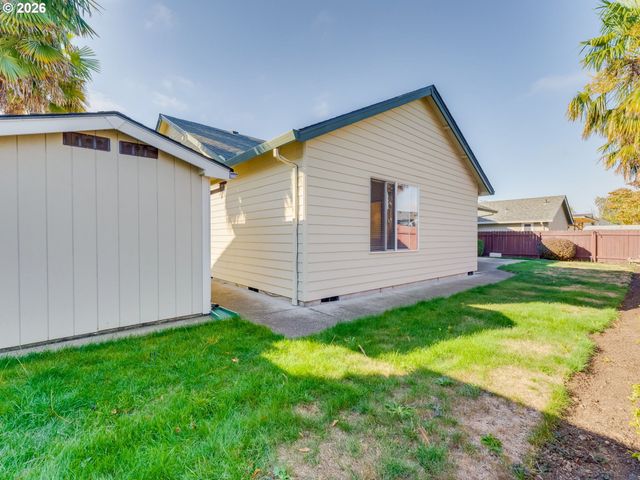 255 TAURUS St, Molalla, OR 97038