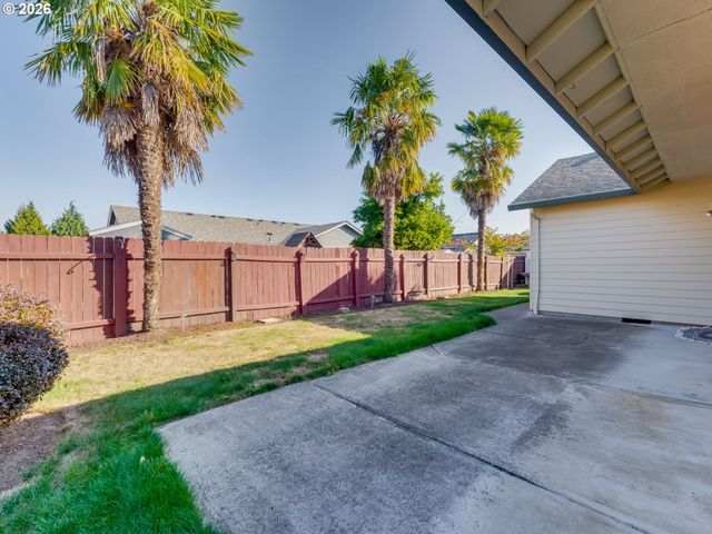 255 TAURUS St, Molalla, OR 97038