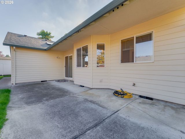 255 TAURUS St, Molalla, OR 97038