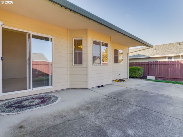 255 TAURUS St, Molalla, OR 97038