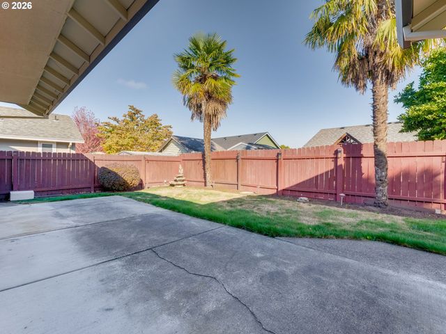255 TAURUS St, Molalla, OR 97038