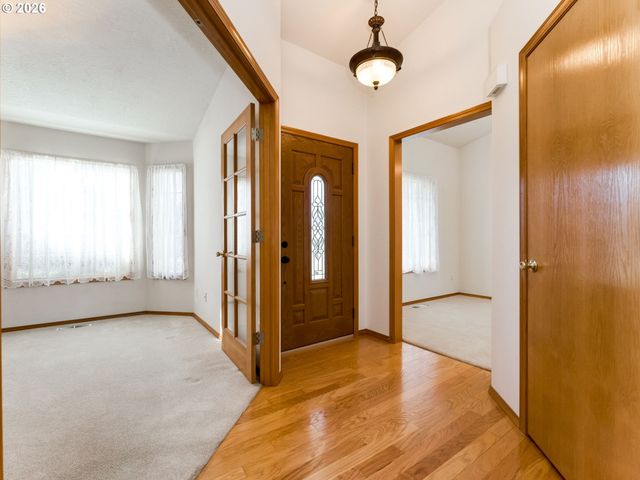 255 TAURUS St, Molalla, OR 97038