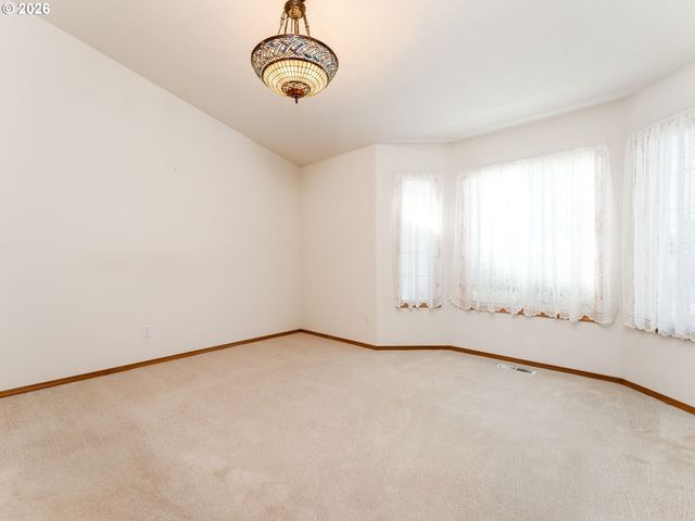 255 TAURUS St, Molalla, OR 97038