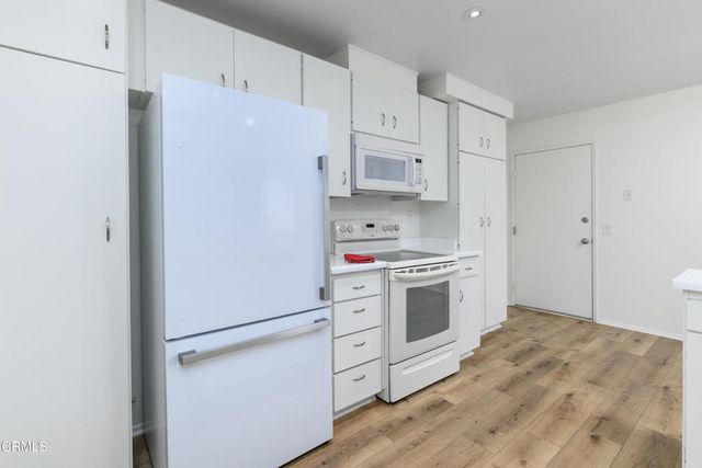 16308 Village 16, Camarillo, CA 93012