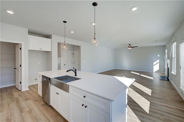 901 Kranston Drive, Locust Grove, GA 30248