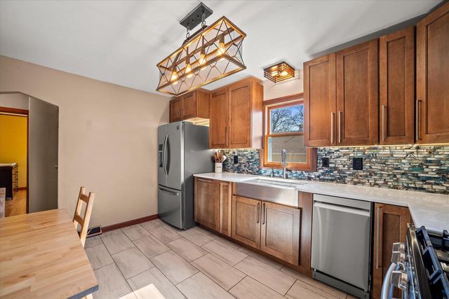 3343 E Ryan ROAD, Oak Creek, WI 53154