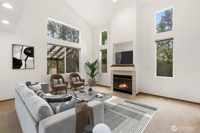 22703 SE 242nd Pl, Maple Valley, WA 98038