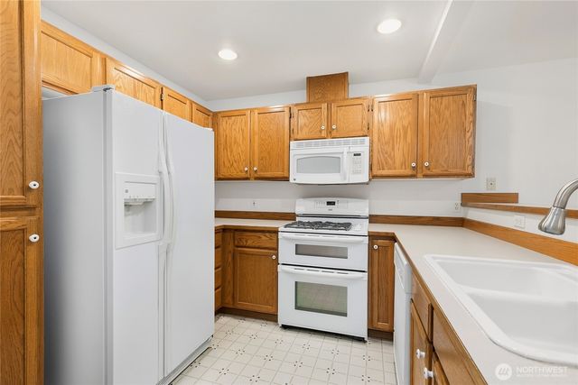22703 SE 242nd Pl, Maple Valley, WA 98038