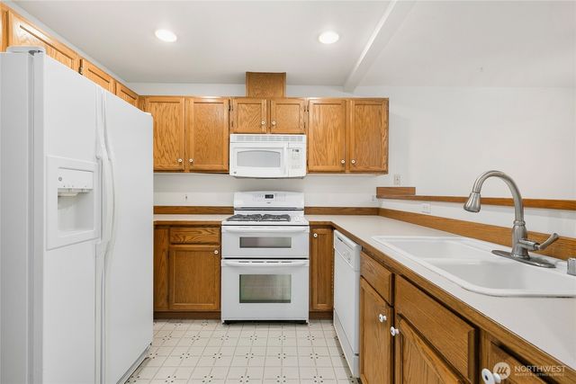 22703 SE 242nd Pl, Maple Valley, WA 98038