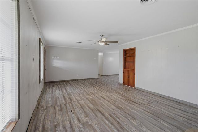 926 Theriot Road, Lake Charles, LA 70611