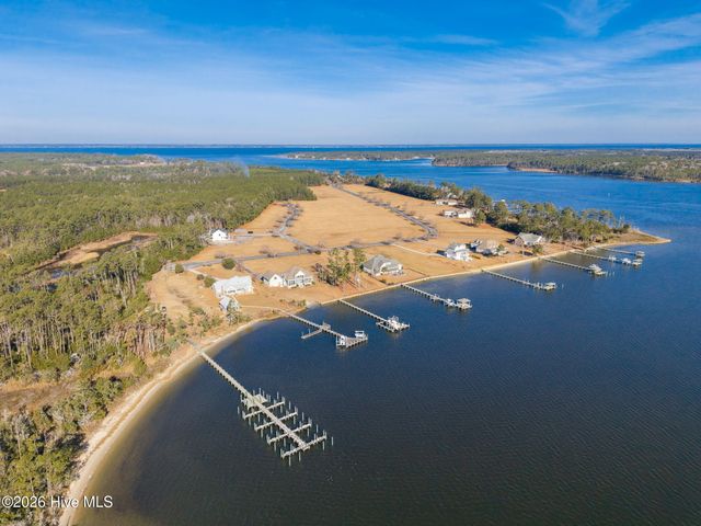 107 Bare Foot Court, Havelock, NC 28532