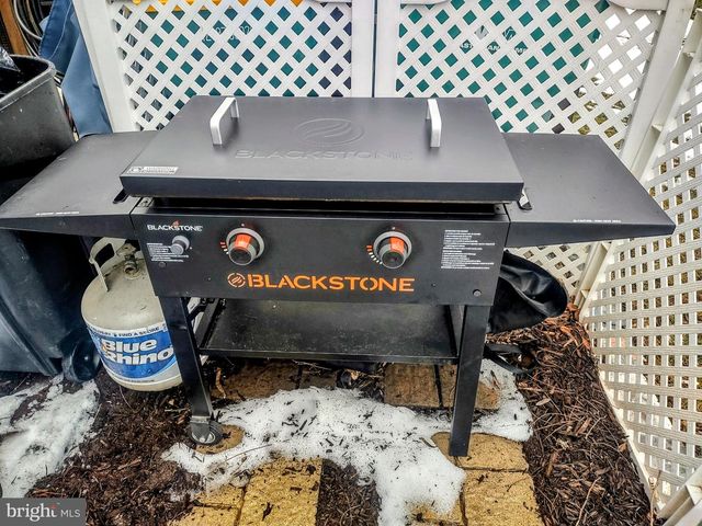 2208 GLEIM CT, Enola, PA 17025