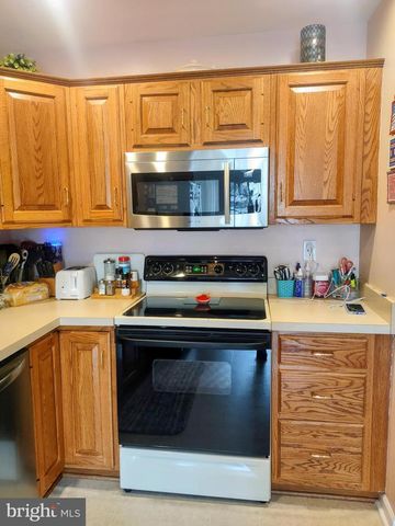 2208 GLEIM CT, Enola, PA 17025