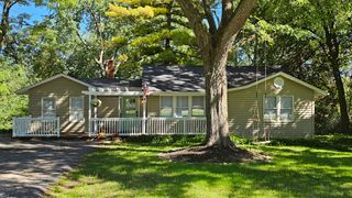 1105 S Hough Street, Barrington, IL 60010