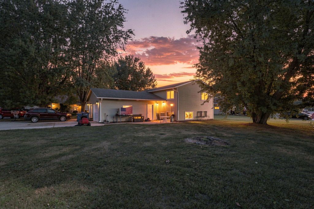 10200 129th Avenue N, Champlin, MN 55316 — exterior