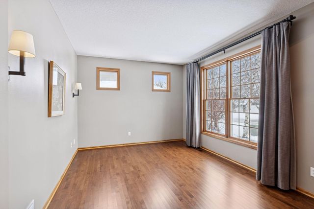 10766 Hawthorn Trail, Woodbury, MN 55129