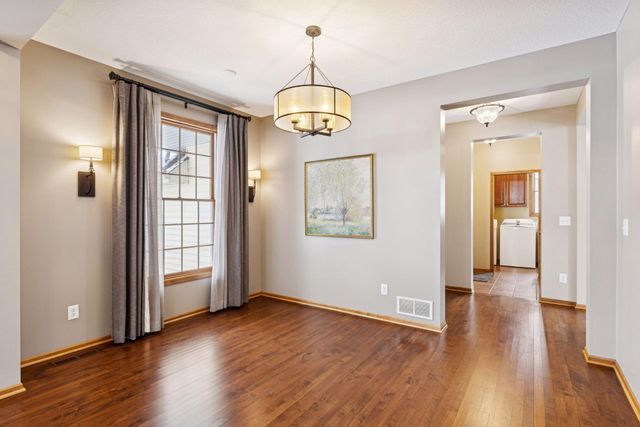 10766 Hawthorn Trail, Woodbury, MN 55129