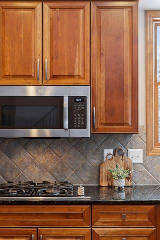 10766 Hawthorn Trail, Woodbury, MN 55129