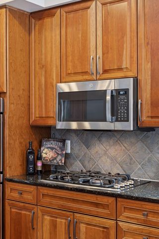 10766 Hawthorn Trail, Woodbury, MN 55129