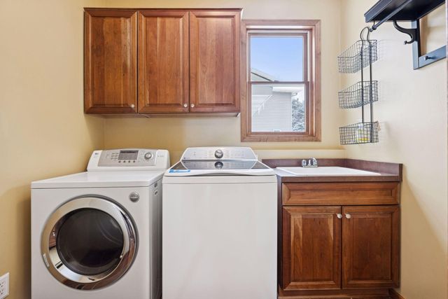 10766 Hawthorn Trail, Woodbury, MN 55129