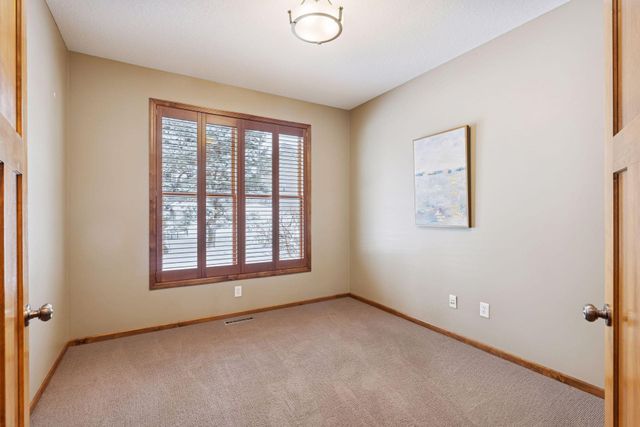 10766 Hawthorn Trail, Woodbury, MN 55129