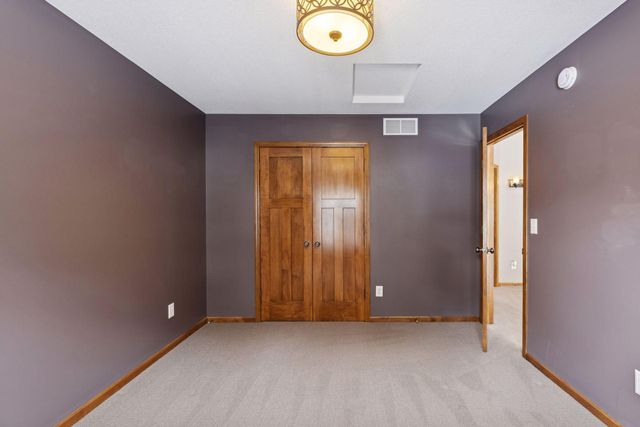 10766 Hawthorn Trail, Woodbury, MN 55129