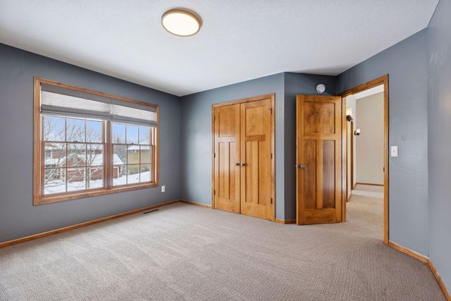 10766 Hawthorn Trail, Woodbury, MN 55129