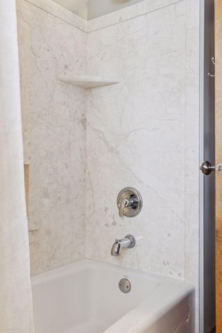 10766 Hawthorn Trail, Woodbury, MN 55129