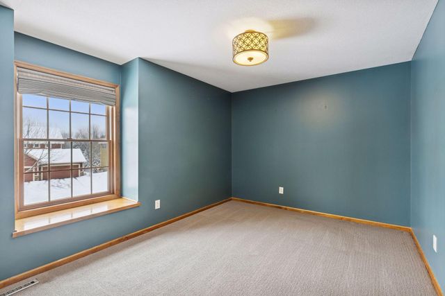 10766 Hawthorn Trail, Woodbury, MN 55129