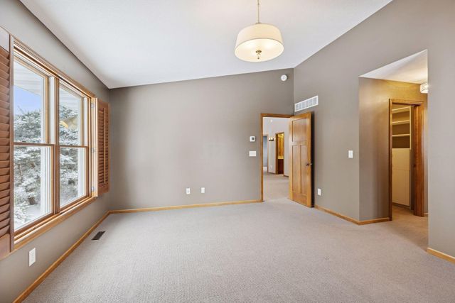 10766 Hawthorn Trail, Woodbury, MN 55129